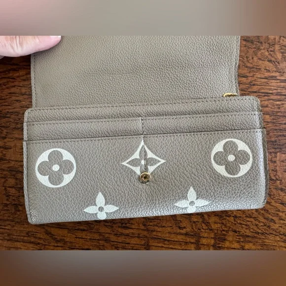 Louis Vuitton Monogram Empreinte Leather Sarah Wallet iw/ COA, Dust Bag & Box - Picture 11 of 16